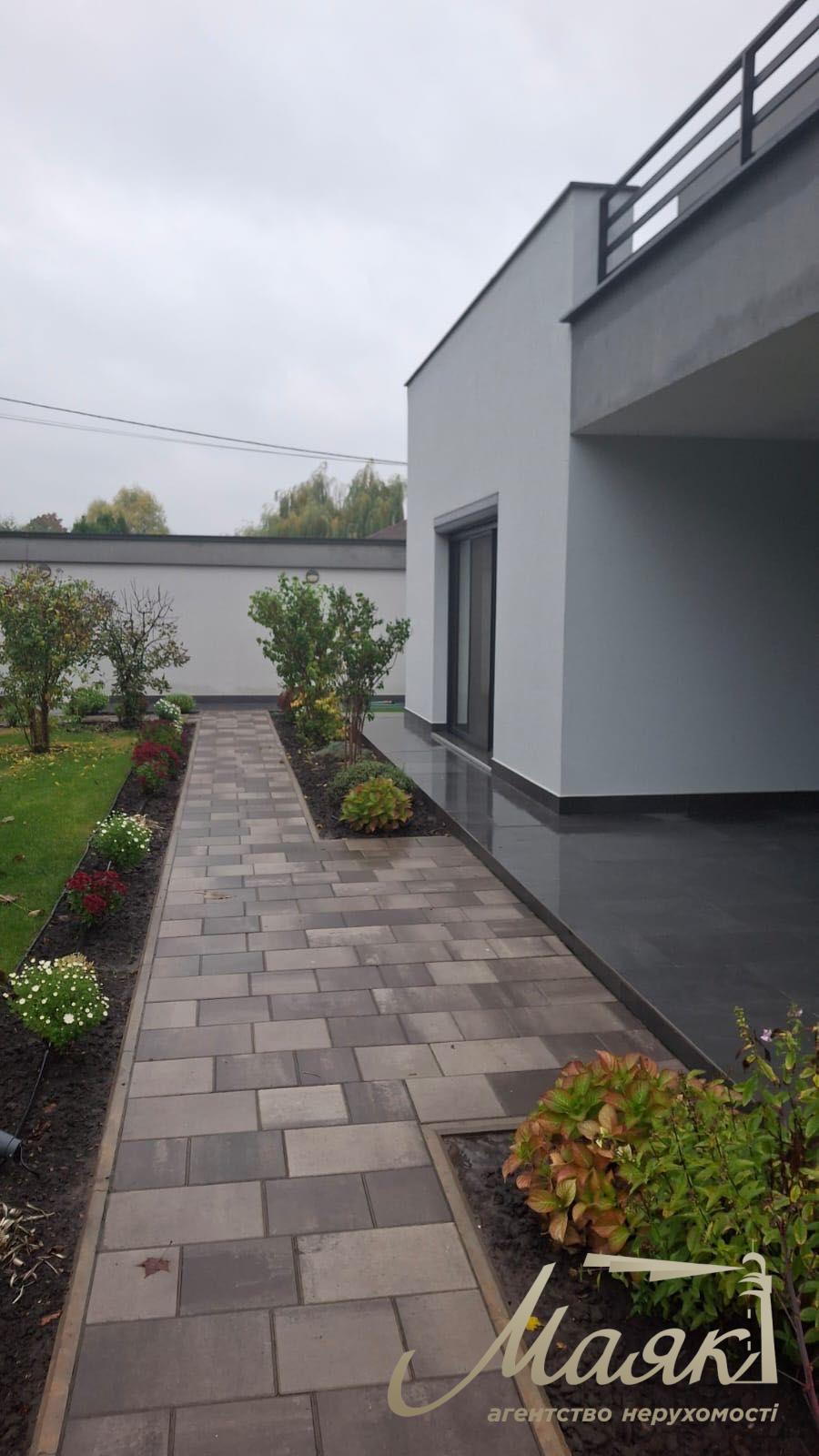 Продаж будинку (280 м²) на 8 сотках землі в с. Нові Безрадичі, Обухівський район