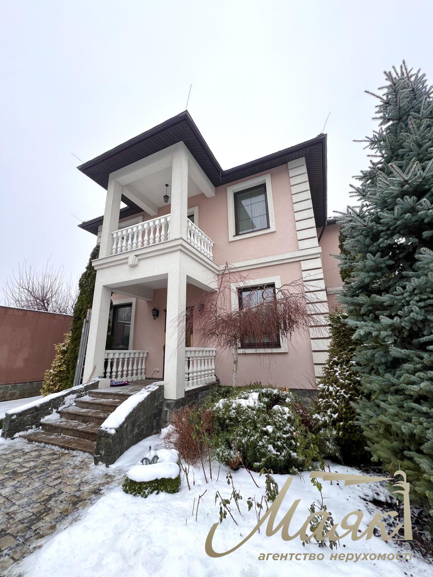 Rent 2-storey house 240m2, Goloseevsky district, Chapaevka.