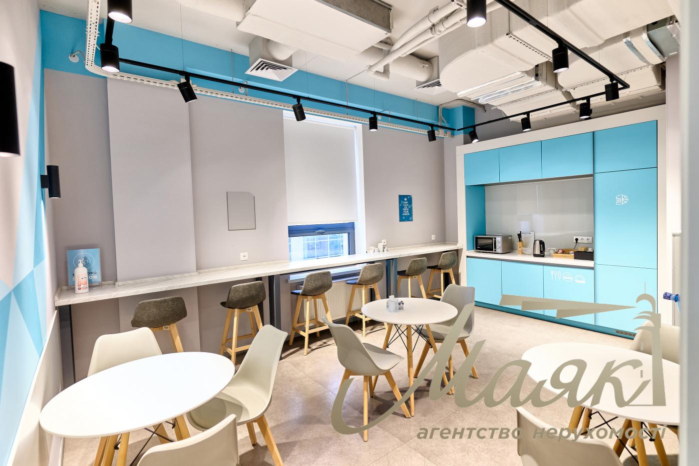 Rent an autonomous office in BP "Europassage", 225m², stm. Olimpiyskaya, Center, Kyiv