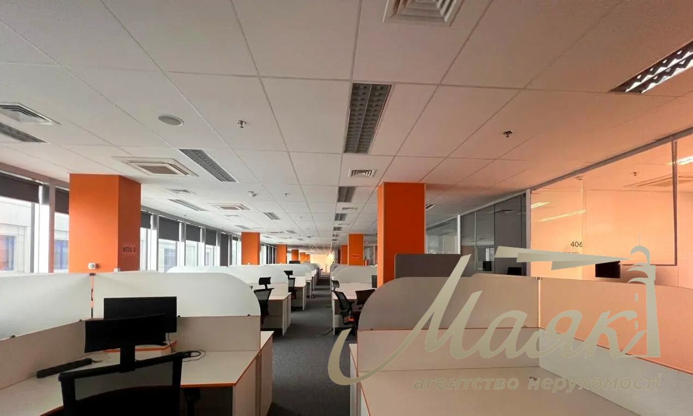 Office space for rent: 1,111 m² in the business center on Leipzigska Street, Pechersk.