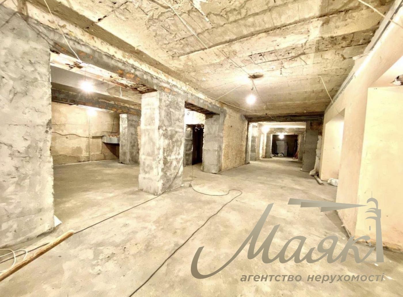 Продаж фасадного приміщення, Центр / Печерськ