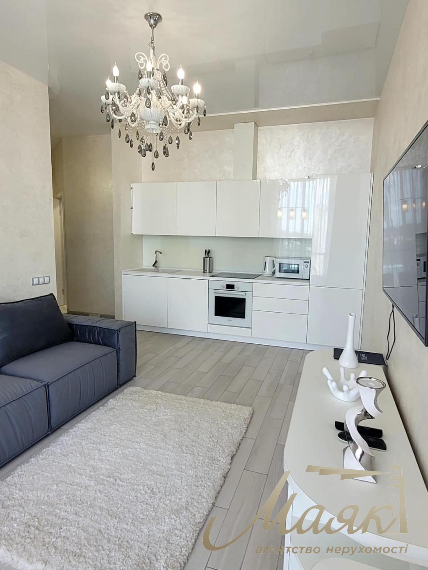 Rent of a 2-room apartment with a view, 55 m2, in Pechersk, Novopechersky Dvor residential complex.