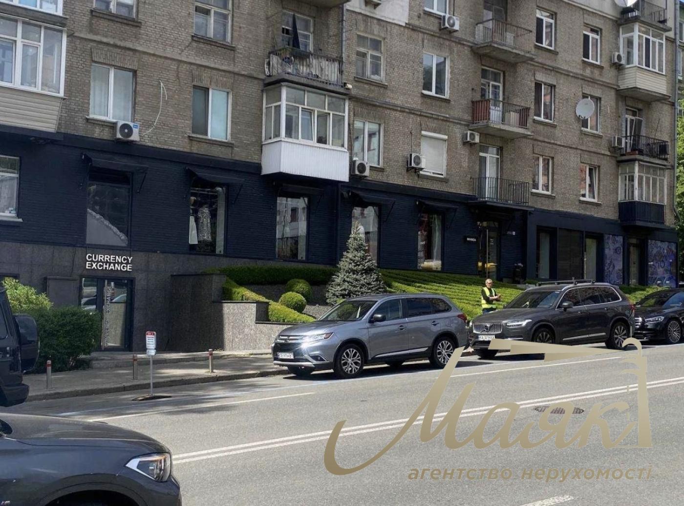 Продаж фасадного приміщення, Центр / Печерськ