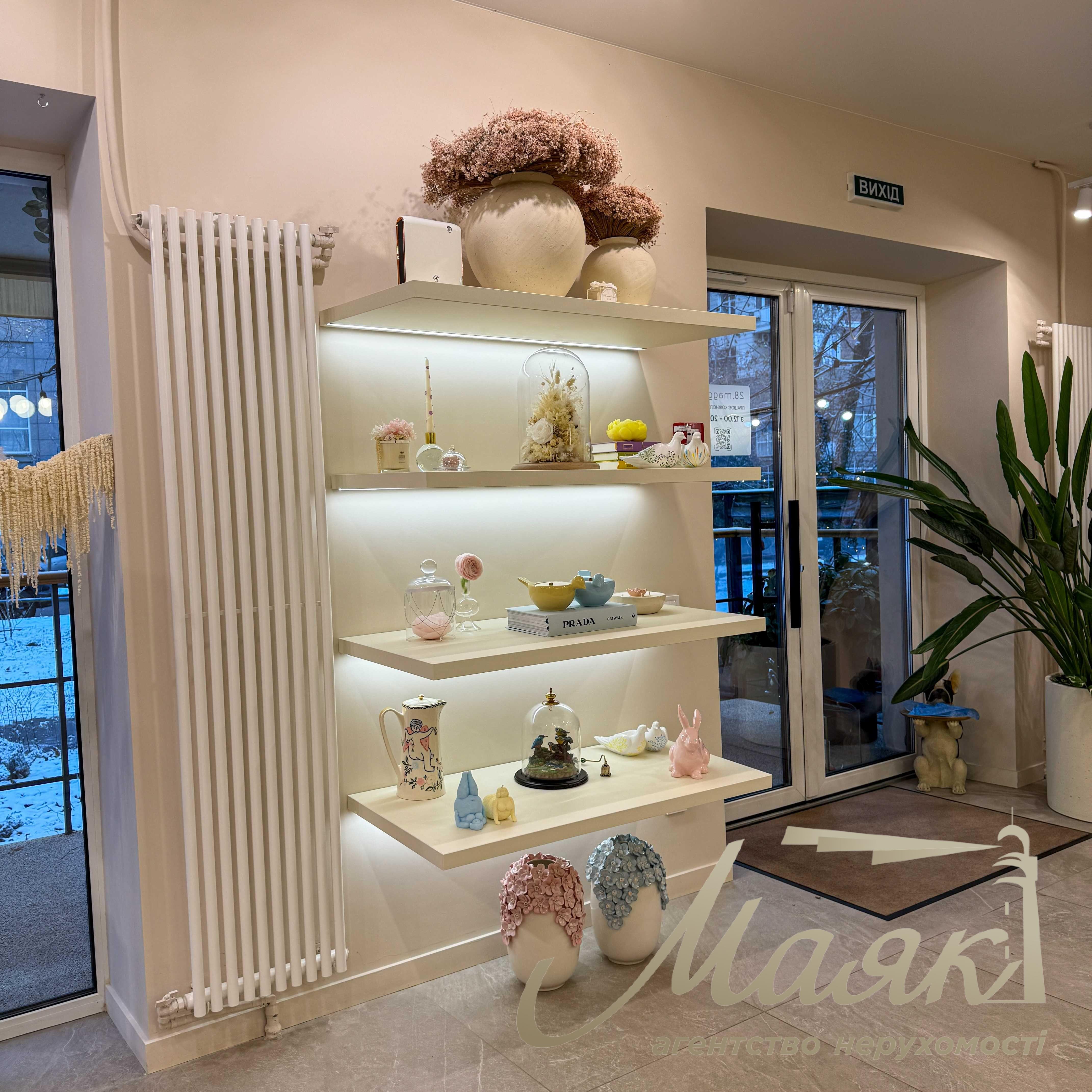 Оренда фасадного комерційного приміщення 86,6 м², район Французького кварталу