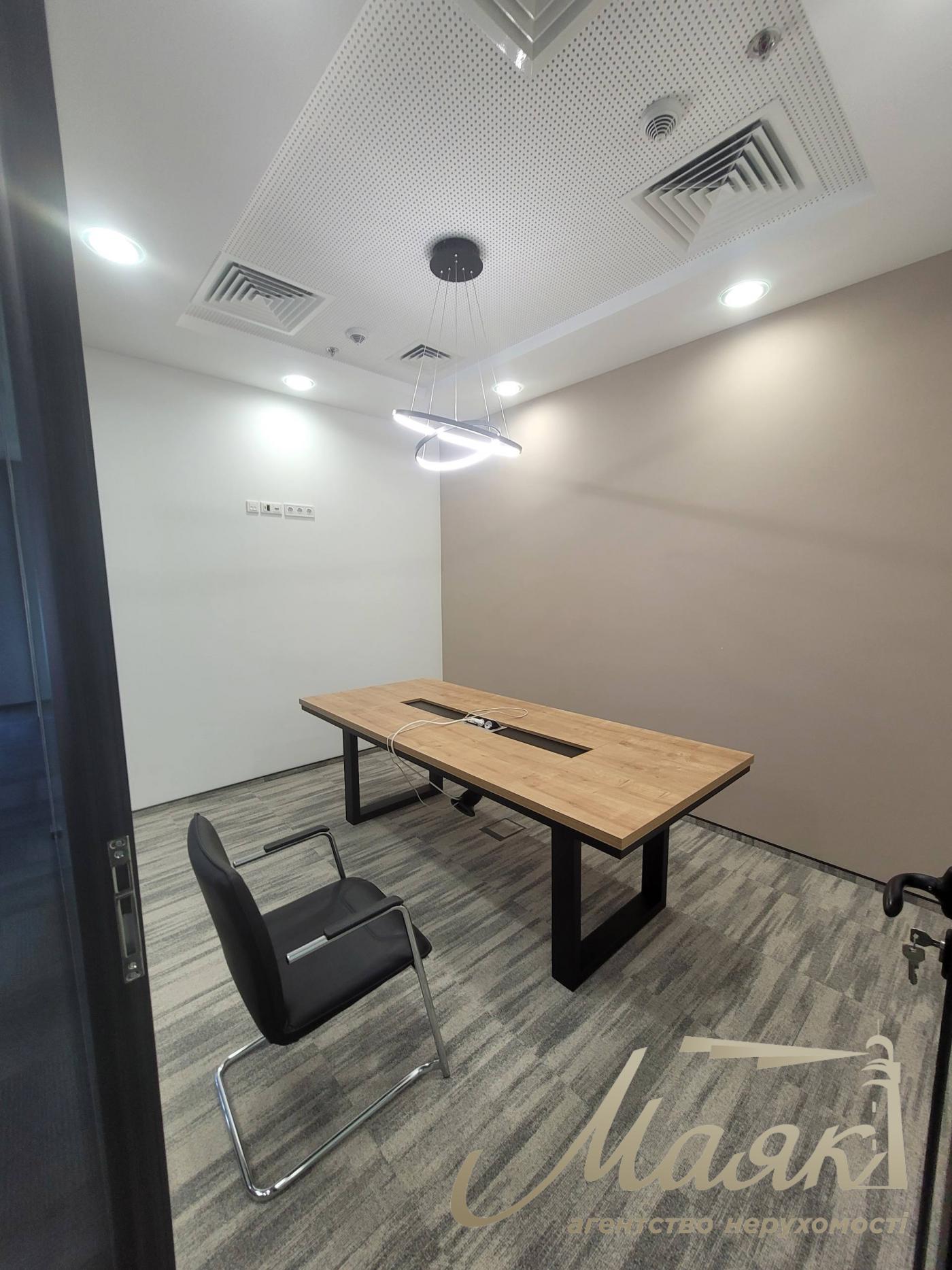 Аренда офиса 206м2 БЦ IQ ул. Болсуновская 13-15 , Печерский район