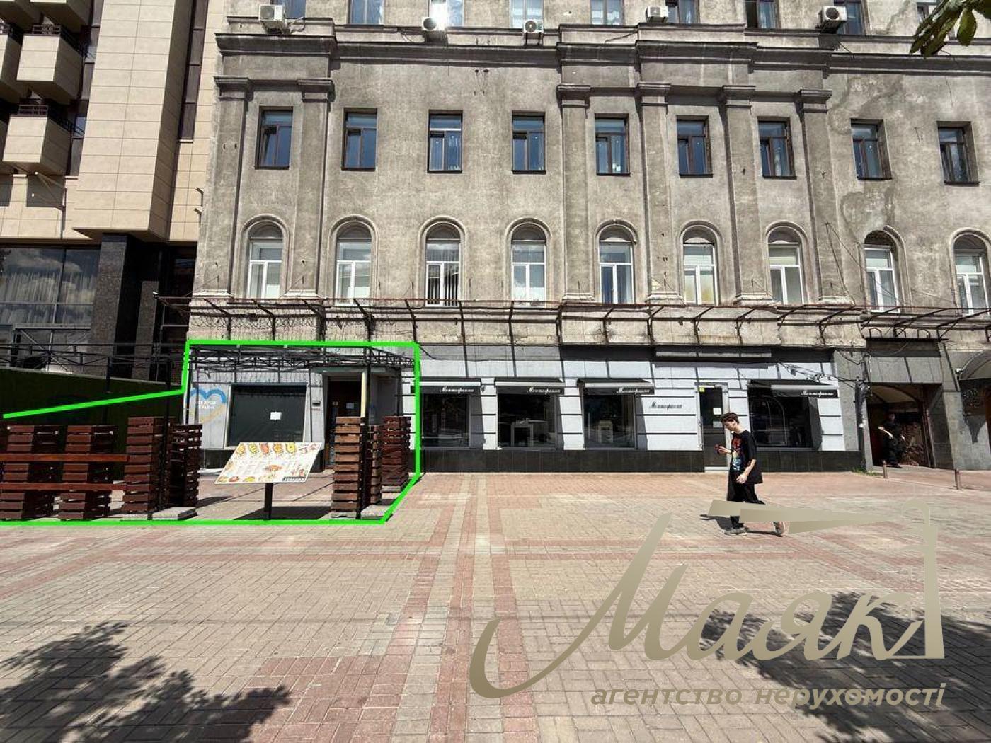 Оренда фасадного приміщення на Хрещатику 12, Центр