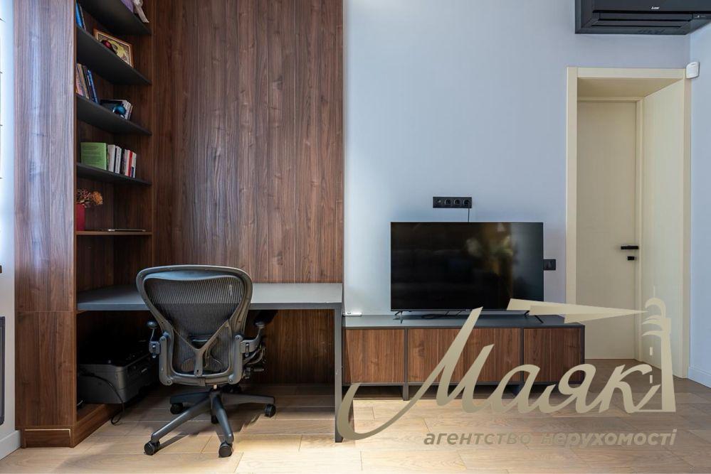 Продаж преміального будинку 210м2 в с. Хотів, поруч Київ, Святошинський район