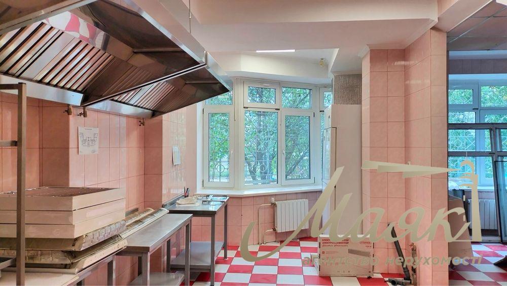 Оренда комерційного приміщення 700 м2, Ахматової, 16