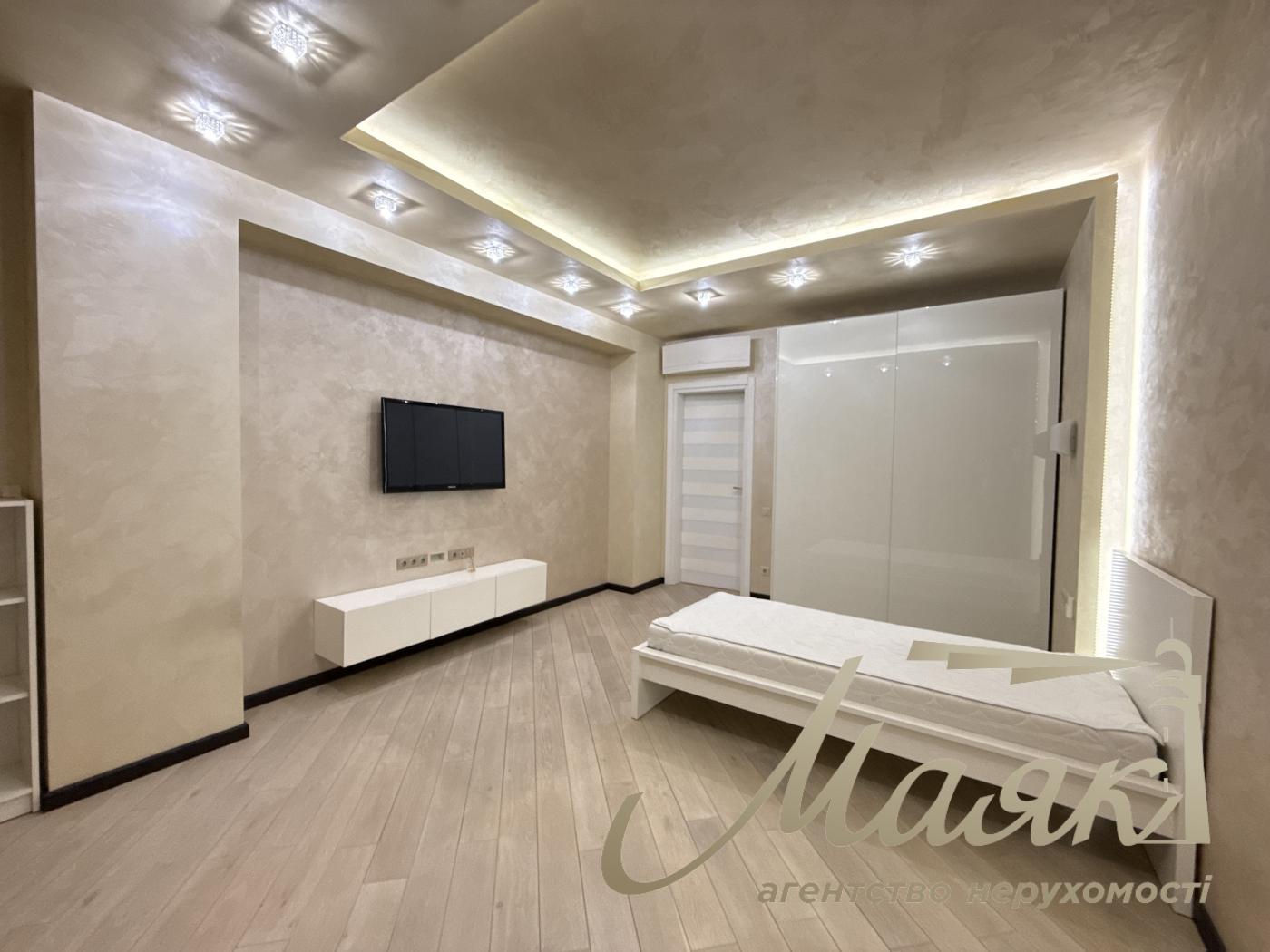 Оренда 3-кімнатної квартири площею 121 м² у ЖК «Новопечерські Липки», вул. Андрія Верхогляда (Михайла Драгомирова), 3, Печерськ