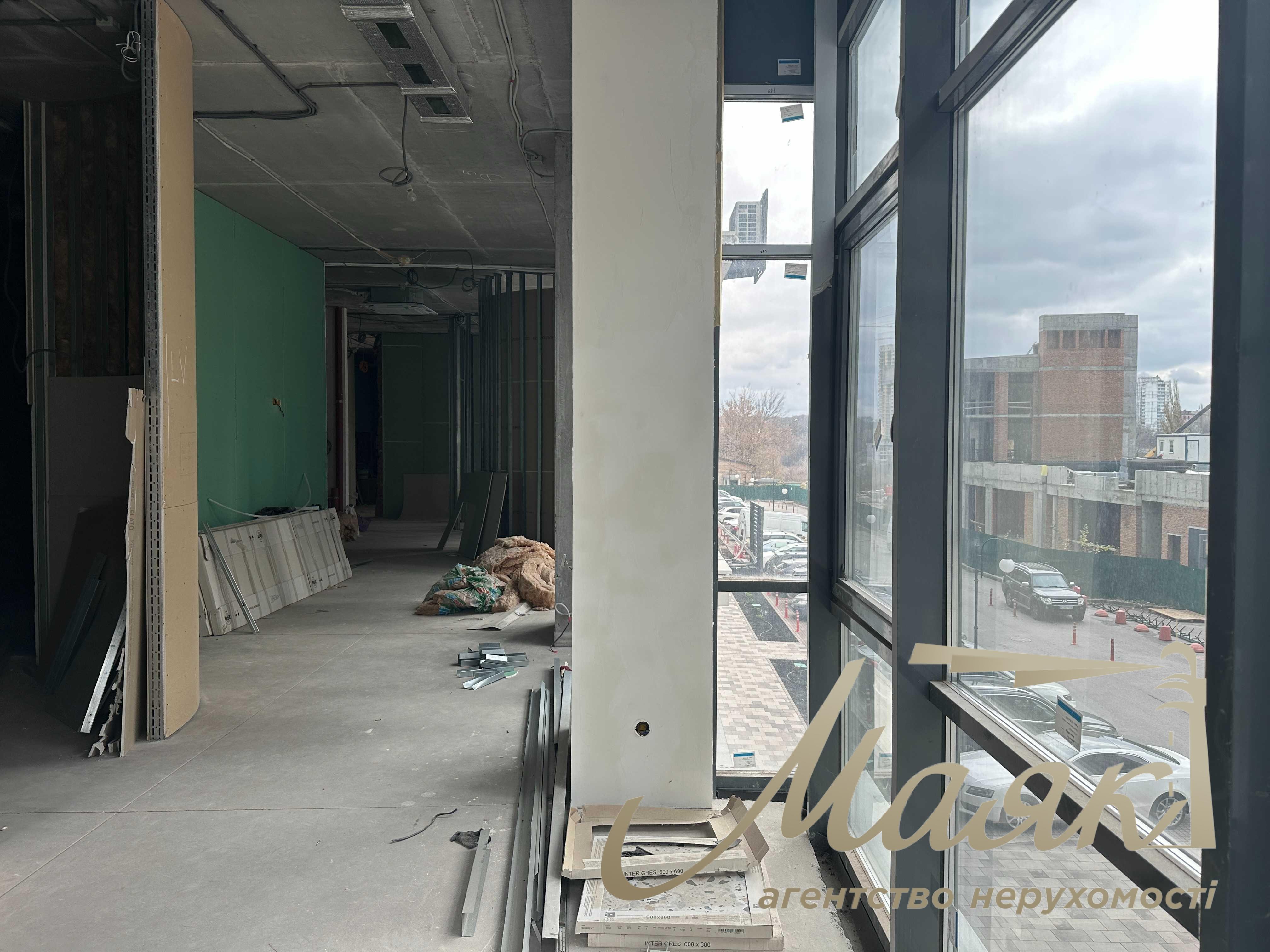 Rent front commercial premise 157 m2 LCD "Novopecherskie Lipki" Andriy Verkhoglyada str. 19-A, Kyiv