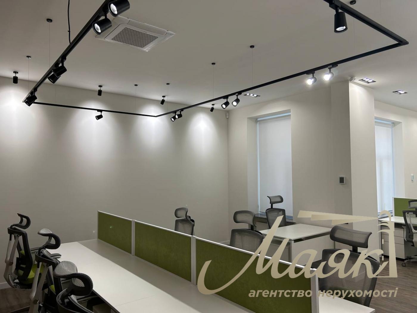 Rent designer office 73 m2 on Secheviye Streltsov, Center