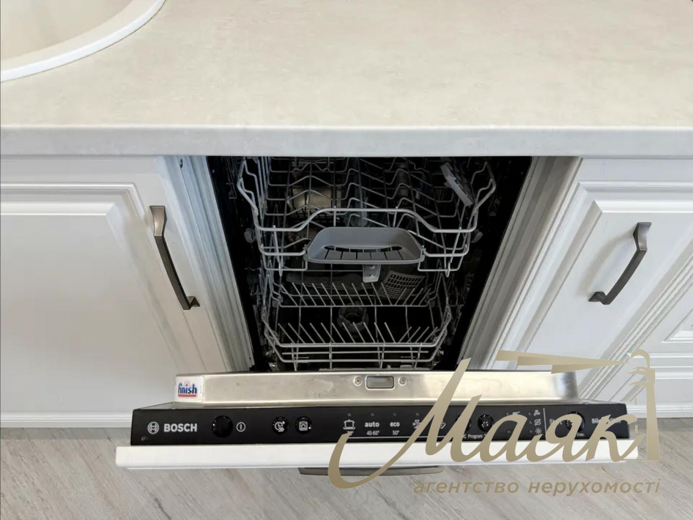 Оренда 1к квартири - студії 47м², вул. Філатова Академіка, Печерськ