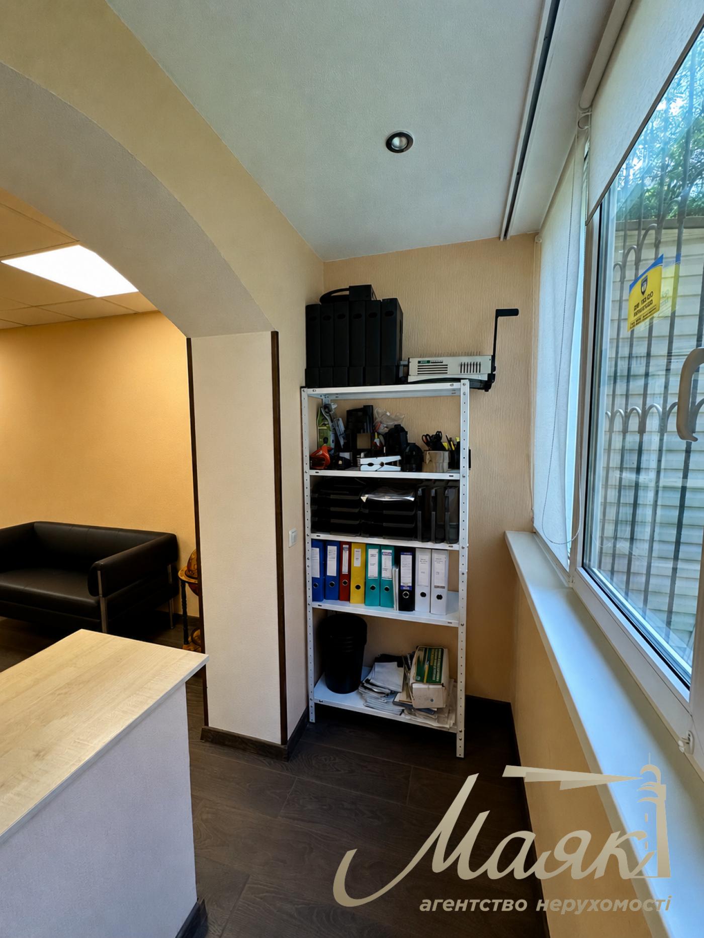Оренда офісного приміщення (70 м²) на просп. Свободи, 17, Виноградар