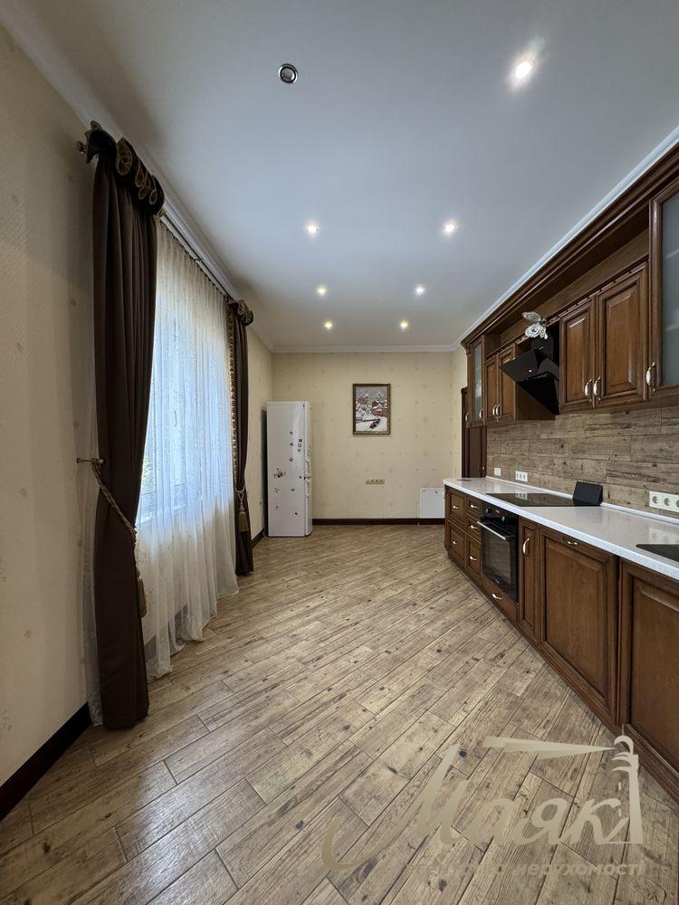 Продажа дома 260 м² с гостевым домом и баней c.Романков у Голубого озера, 10 соток, Обуховское направление, Киевская область.