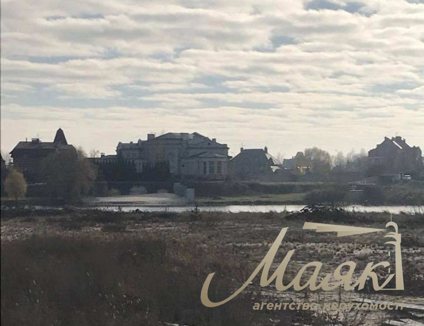 Продажа земли с выходом на Днепр . село Козин. 