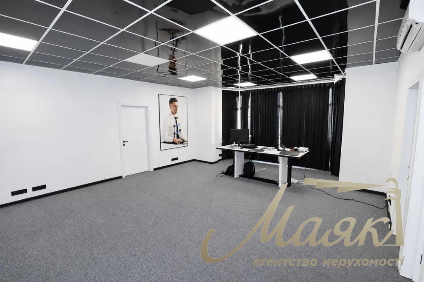 Rent a 180 m² furnished standalone office at 32A Yevhen Konovalets Street, Pechersk