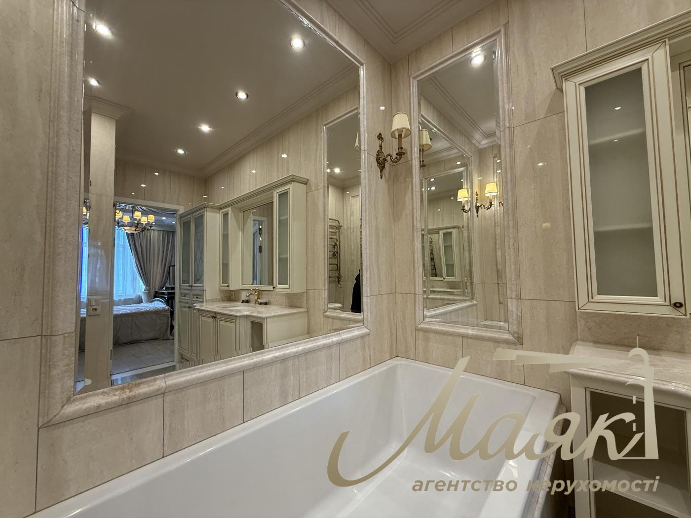 Продаж квартири в ЖК Новопечерські Липки, вул. Андрія Верхогляда, Печерськ, Київ