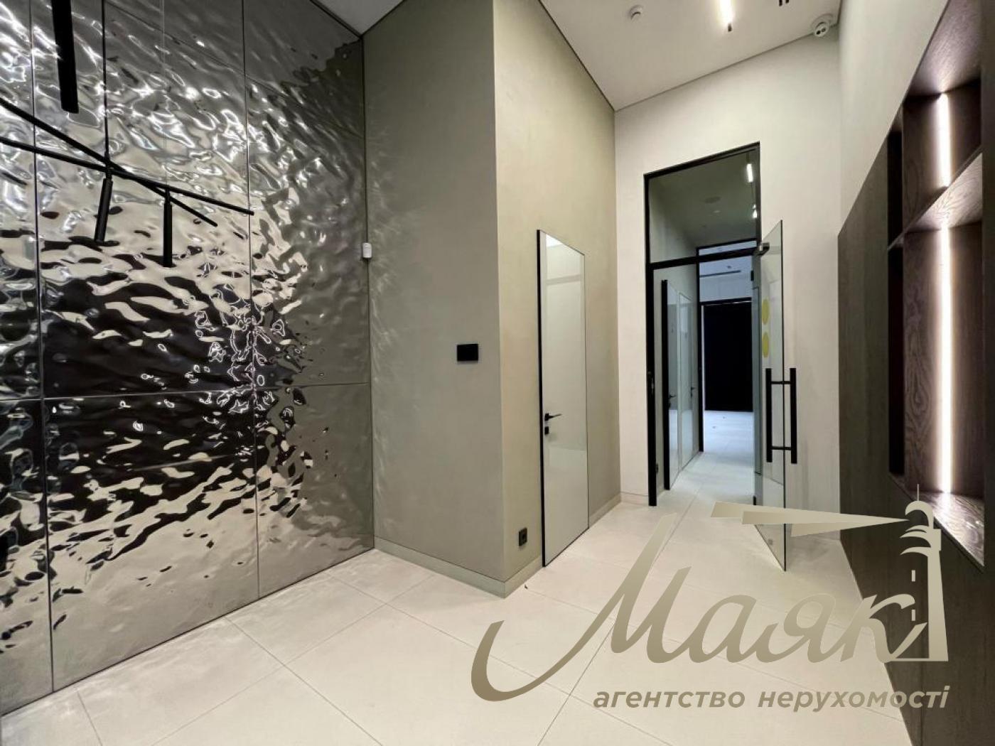 Продаж комерційного приміщення 267 м.кв ЖК Нова Англія