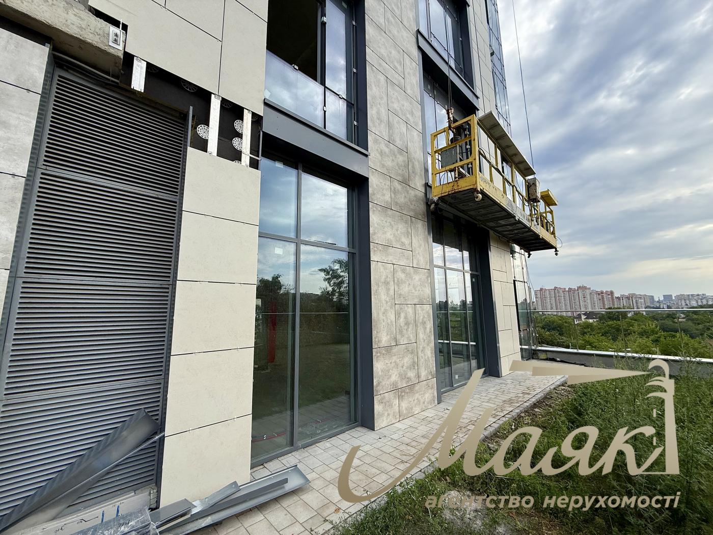 Оренда фасадного приміщення 72.88м2 вул. Драгомирова в ЖК "Новопечерські Липки"