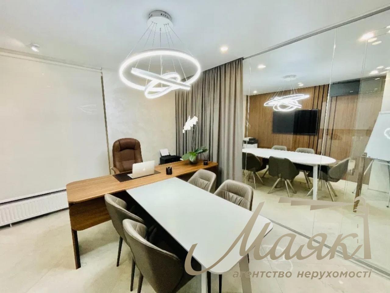 Sale of office 100 m2 in residential complex Zarechny st. Osokorskaya 2a