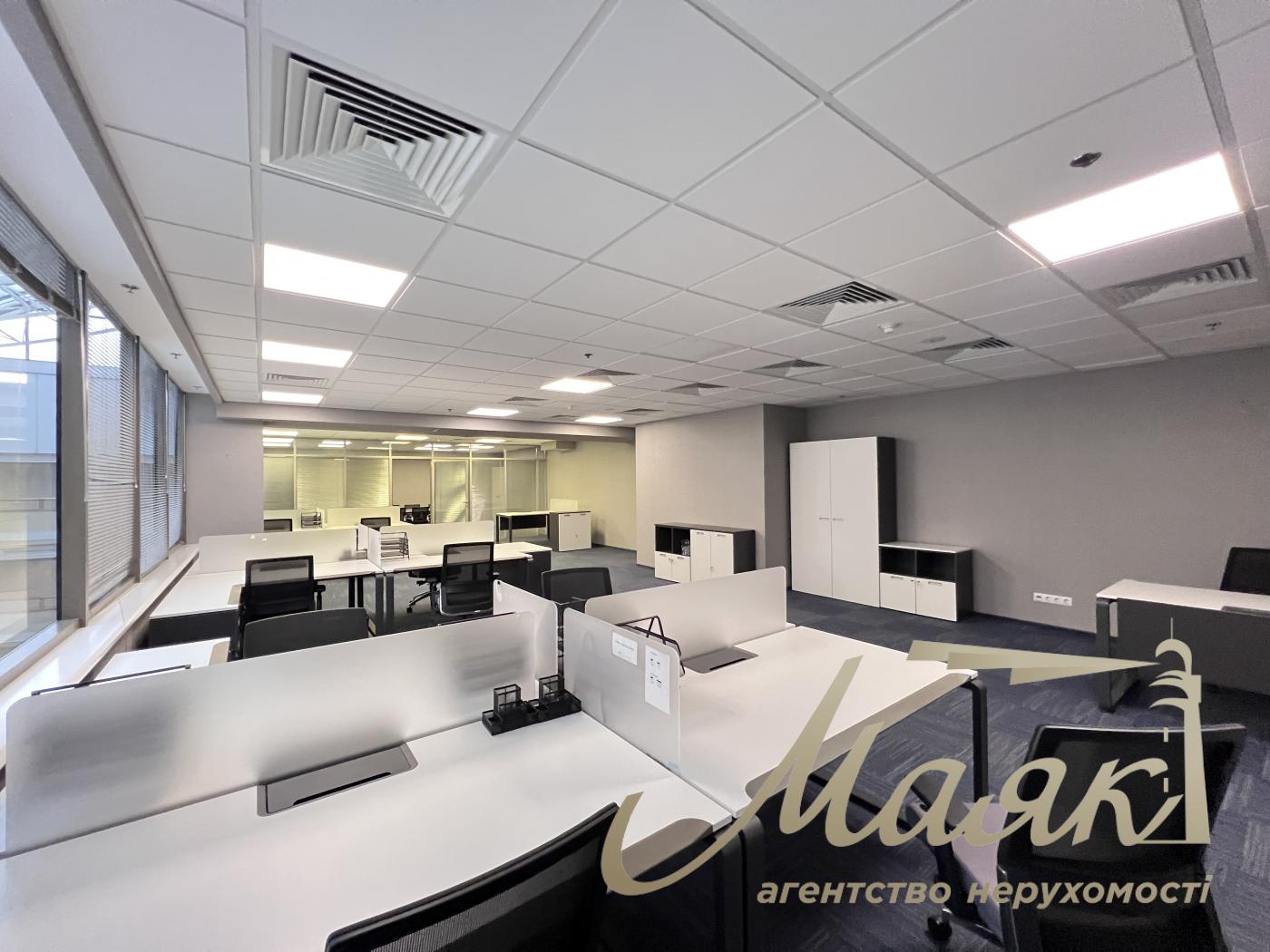 Оренда офісу 77 кв.м в БЦ Леонардо по вул. Богдана Хмельницького 52/17