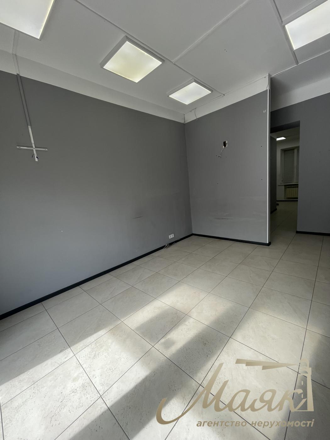 Аренда фасадного помещения 40,3 м.кв. Подол