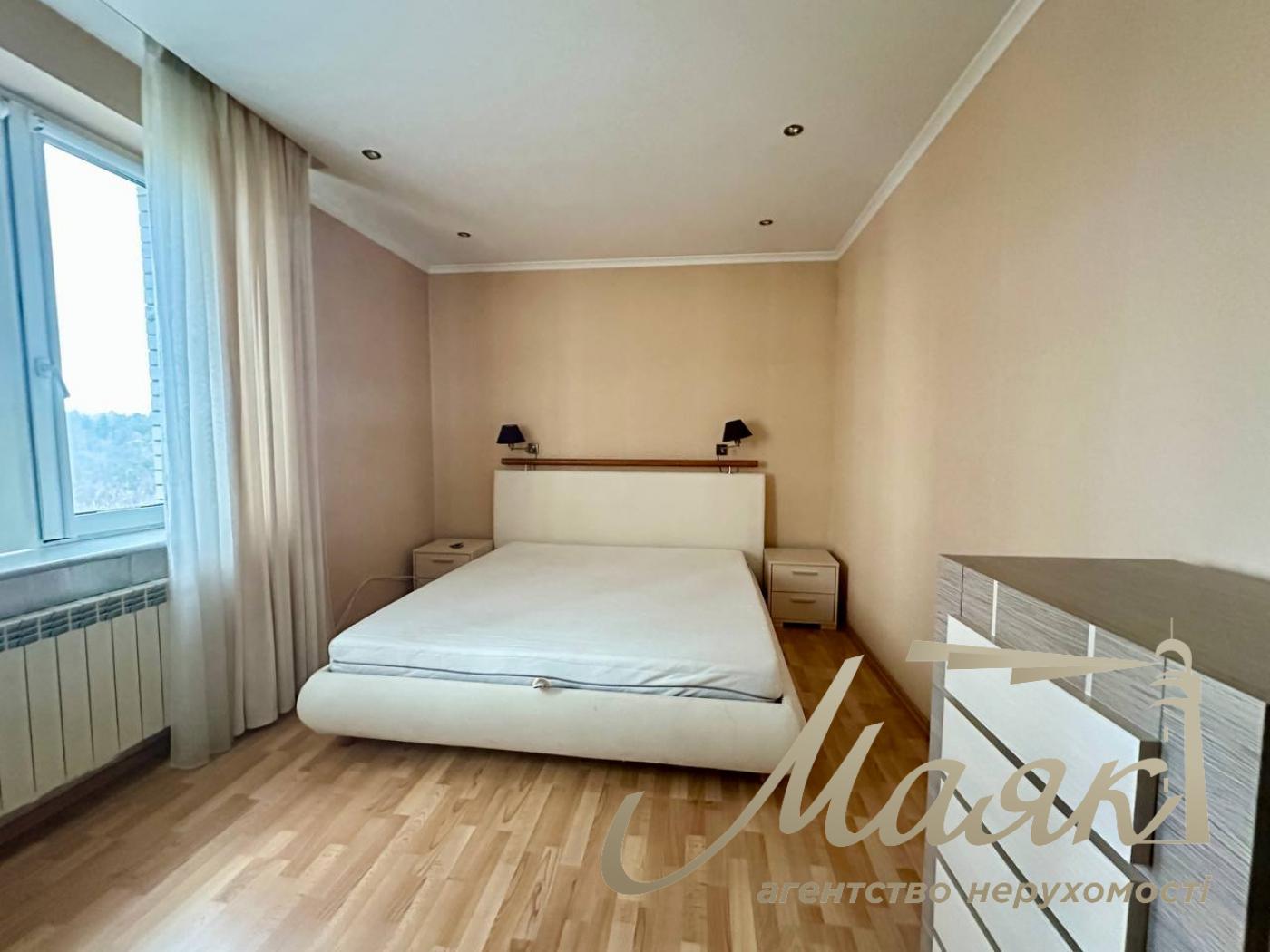 Аренда 3-х комнатной квартиры по ул.Степана Руданского 4-6,метро Сырец.