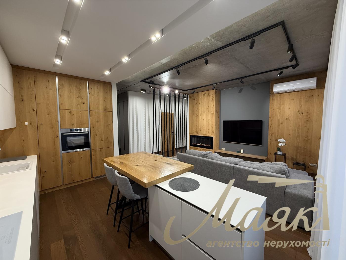 Rent 3-room apartment in LCD Novopecherskie Lipki str. Andriy Verkhoglyada (Mykhaila Dragomirov), 11-V