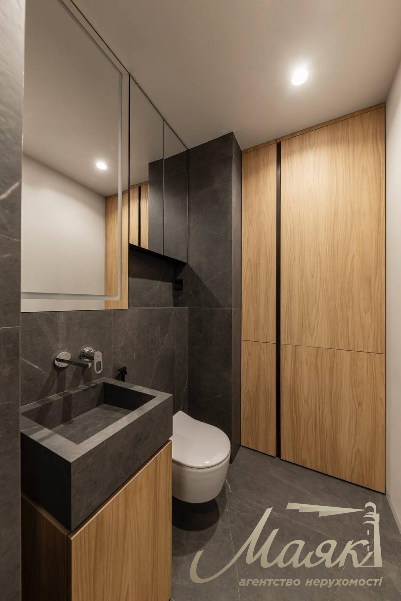 80-square-meter apartment for rent in the French Quarter 2 residential complex, Predslavinskaya St., Downtown, Kyiv