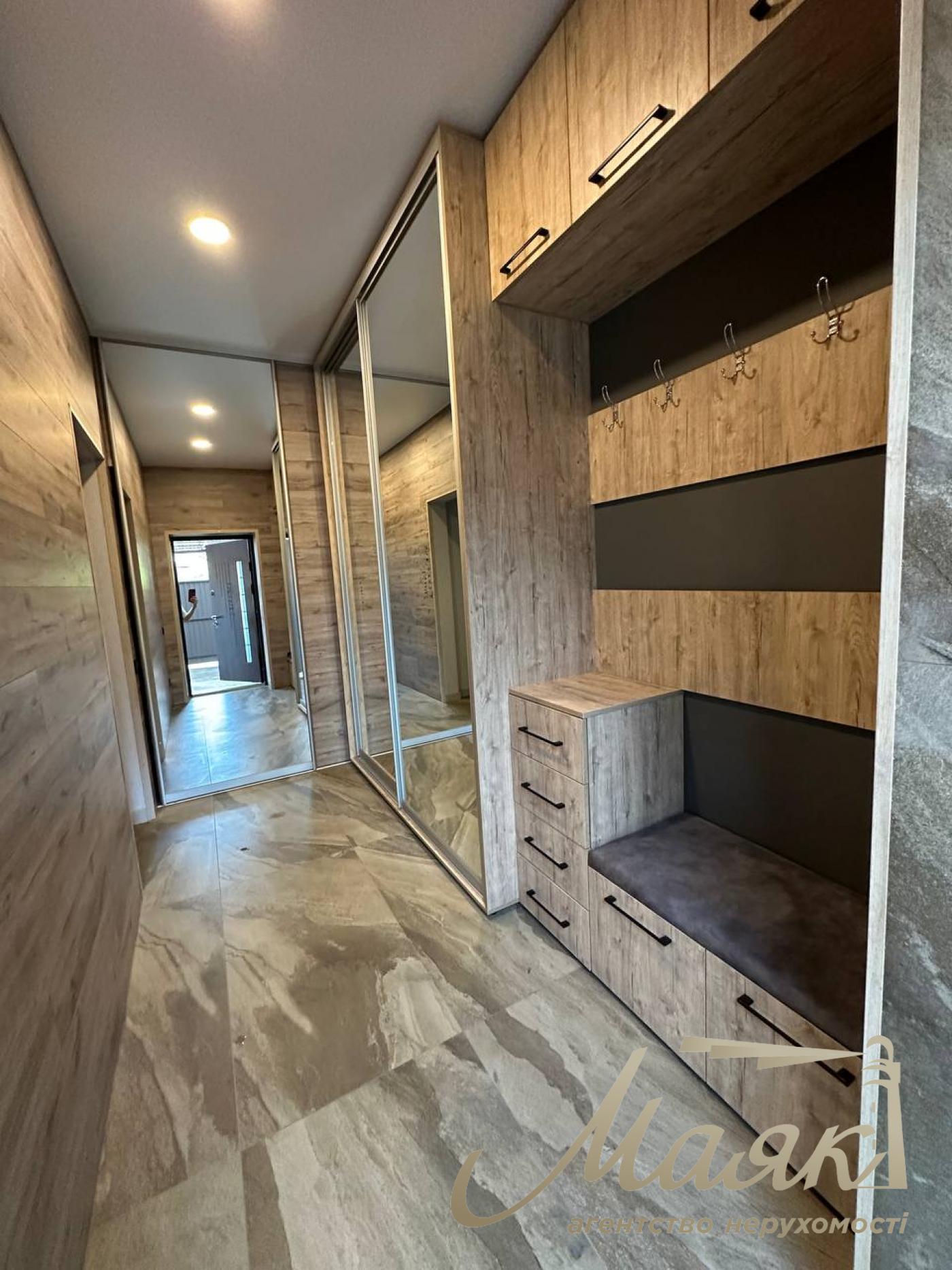 Оренда одноповерхового будинку 160м2 у Києві з повною автономією