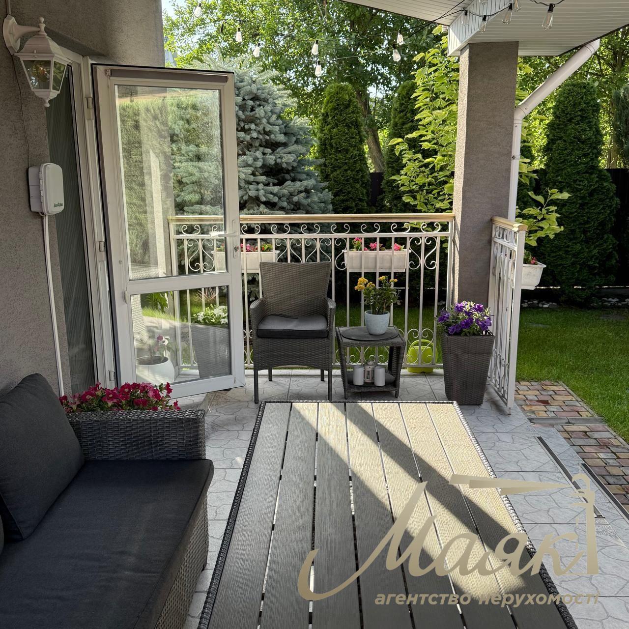 Cozy two-story house (135 m²) for sale, perfect for comfortable living in the village of Kryukovshchina, Kyiv-Svyatoshynsky District, Kyiv Oblast.