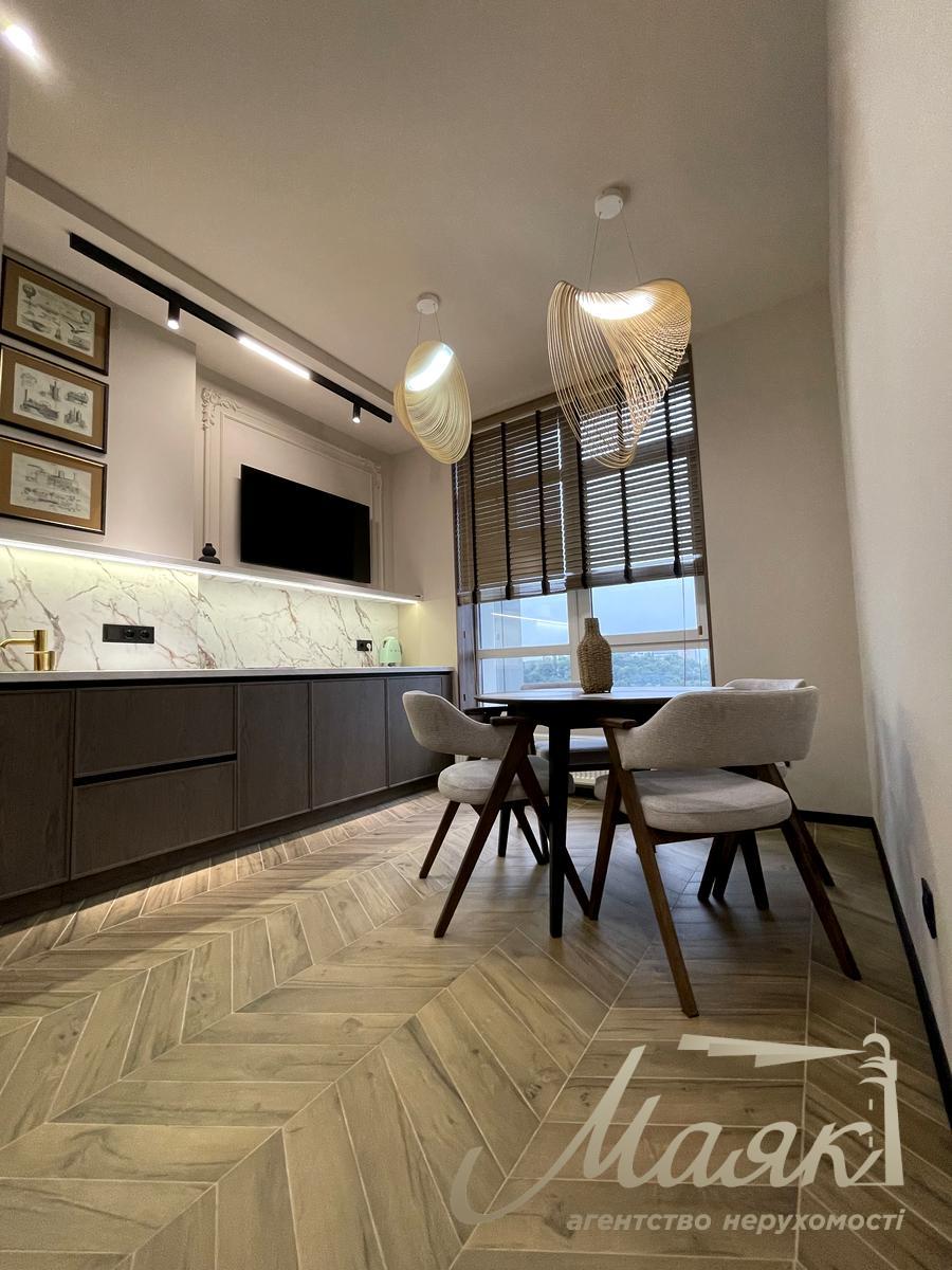 Продаж 2-кімнатної квартири площею 50 м² у ЖК «Новопечерські Липки», вул. Андрія Верхогляда (Михайла Драгомирова), 3
