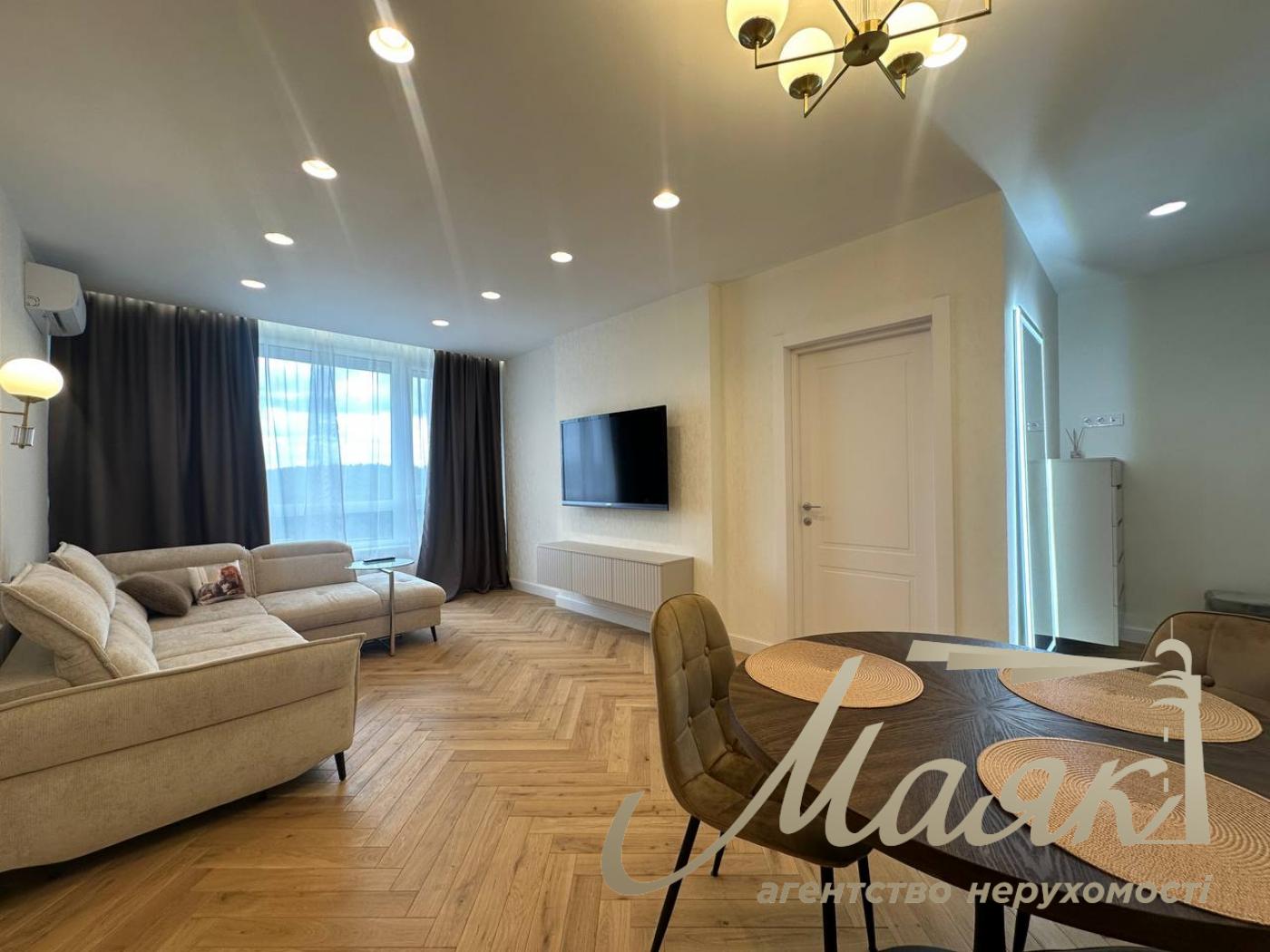 3-bedroom apartment for rent in the White Lines residential complex, 78/2 Goloseevsky Ave., Goloseevo.