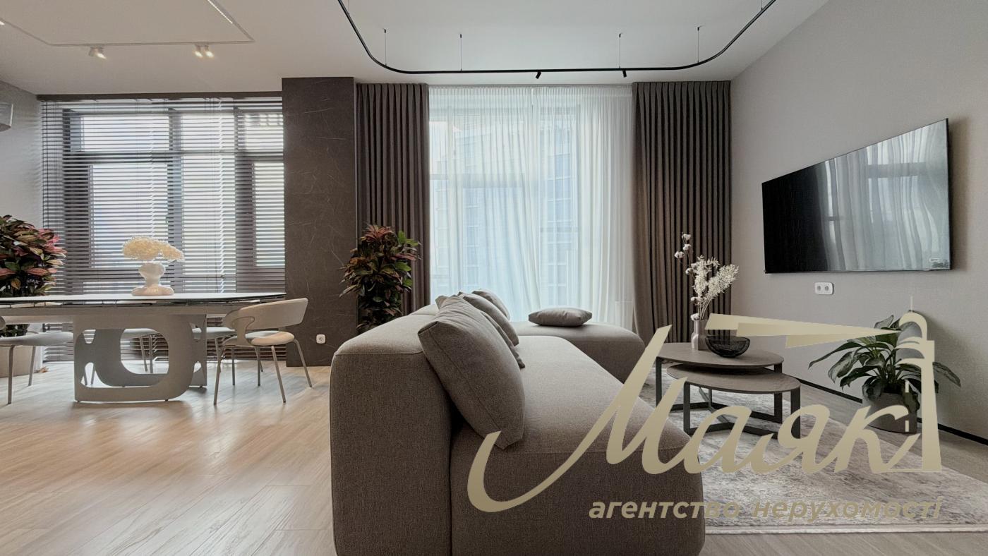 For sale 3-room apartment Residential Complex Novopecherskie Lipki, Dragomirova str.