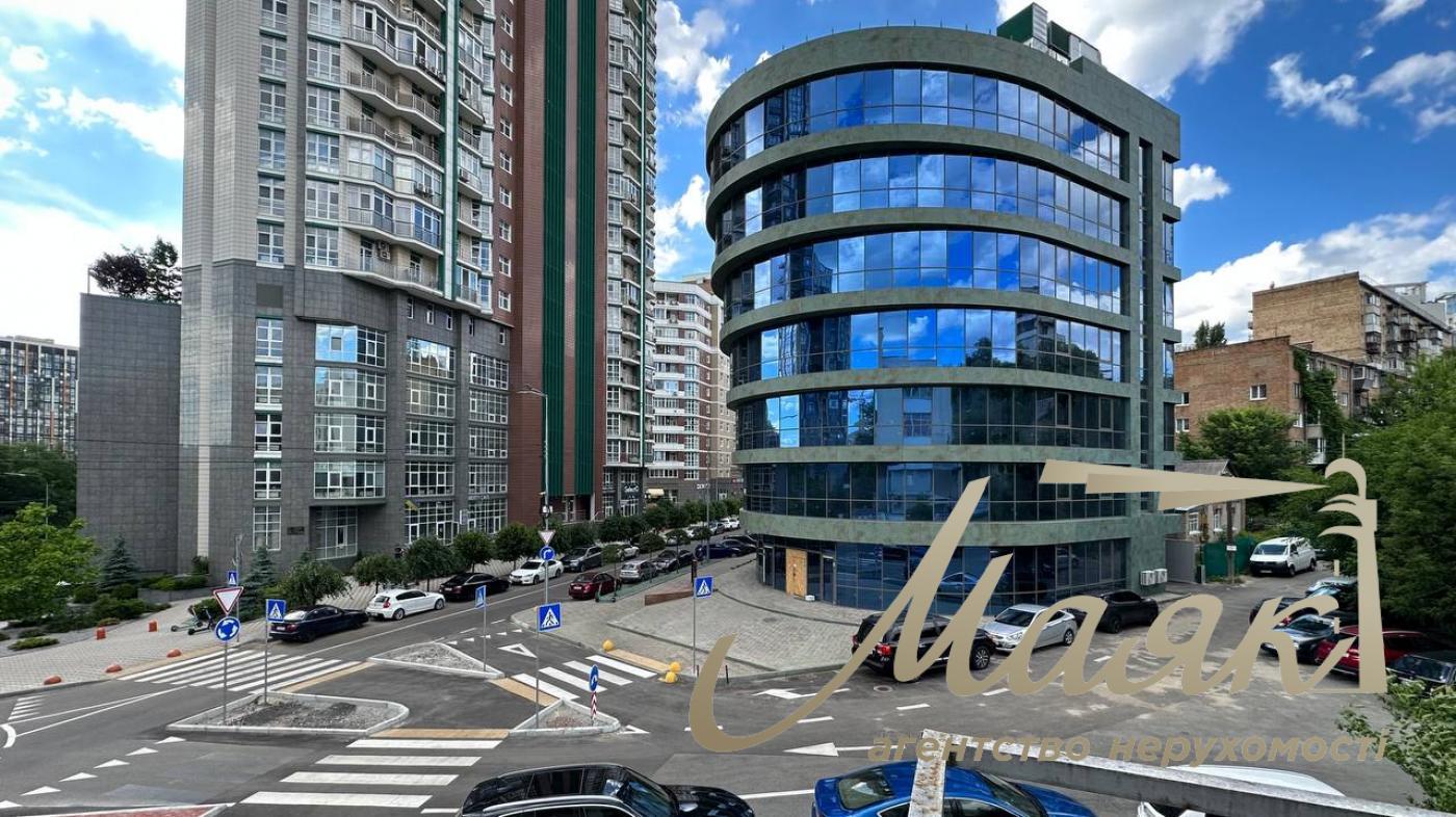 Продаж ділянки землі під будівництво в центрі Києва. Печерськ.