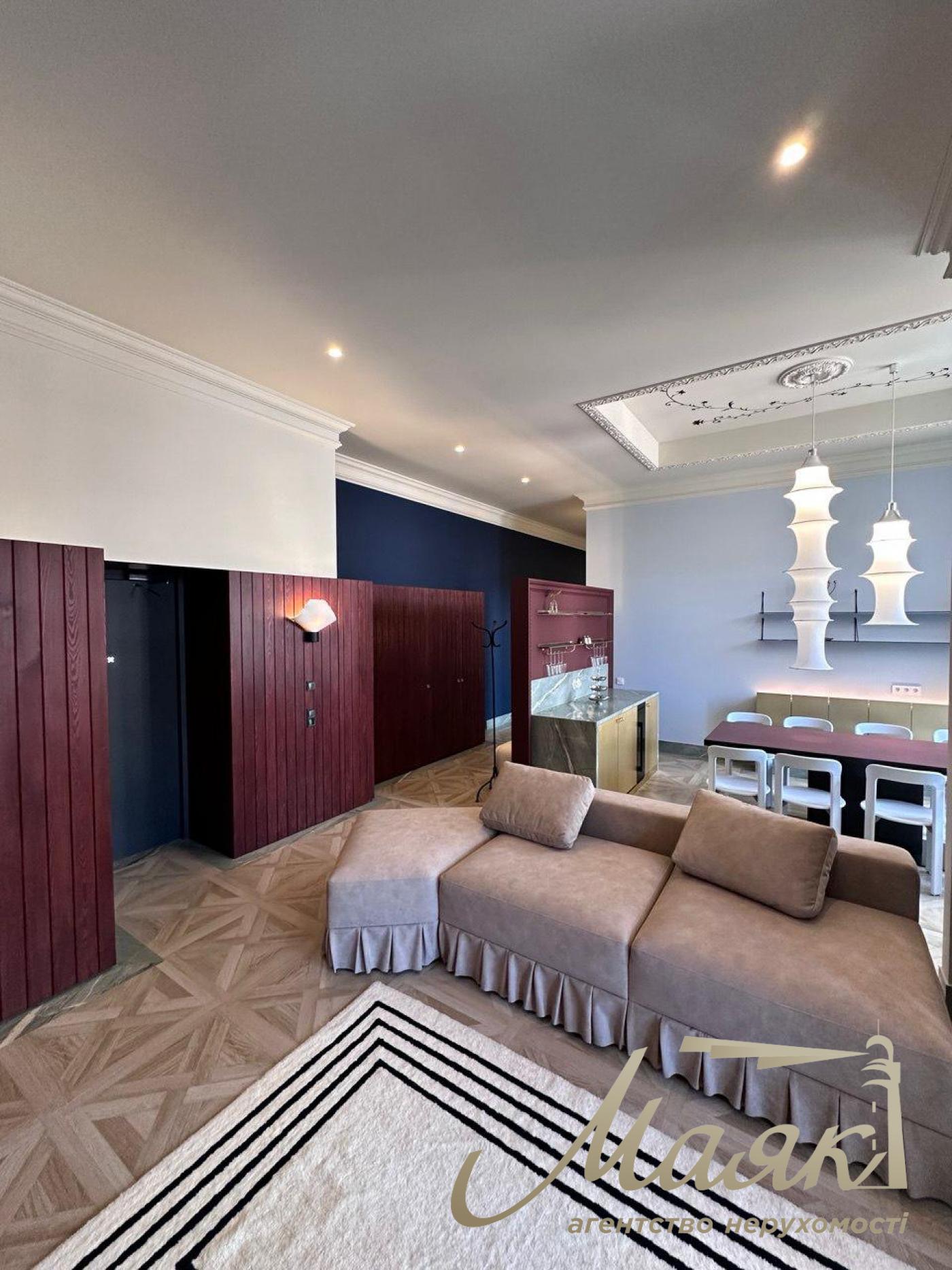 Аренда офиса в Центре, ул. Шота Руставели