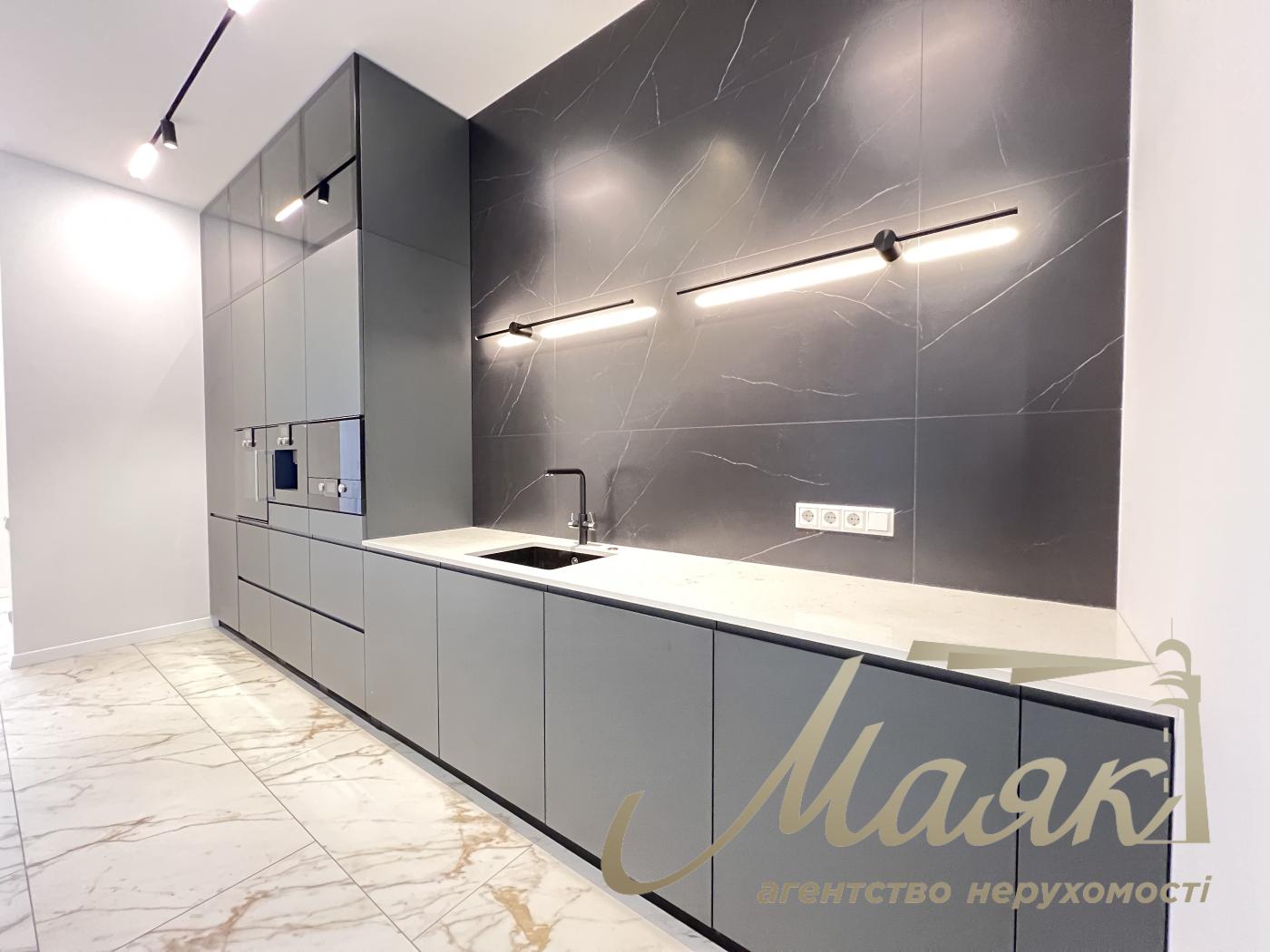 Оренда заміського будинку на Осокорках у котеджному містечку "Блакитна Лагуна"