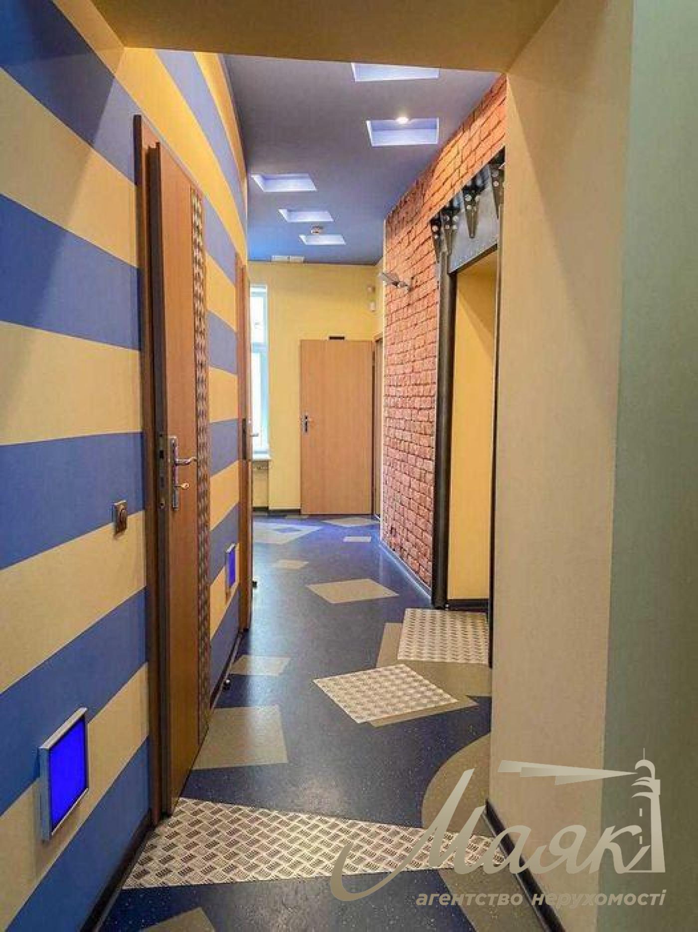 Оренда офісу площею 150 м² на вулиці Саксаганського, Голосієво, Центр