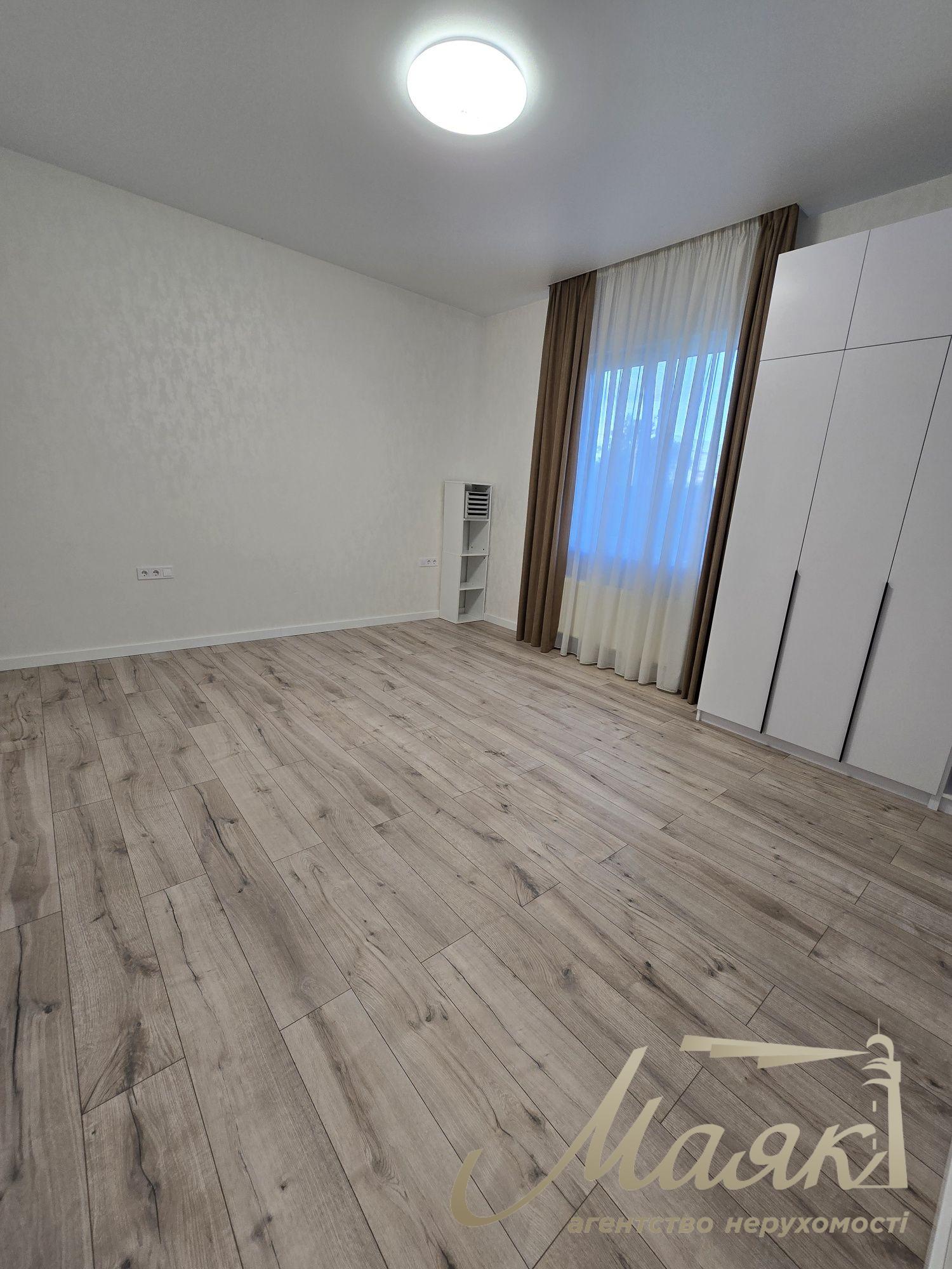 Оренда сучасного будинку площею 137 м² з каміном та терасою в Козині