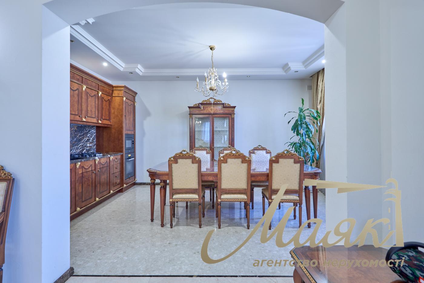 Оренда 4 кімнатної квартири, 163 м, Жилянська 30а, Голосіївський район