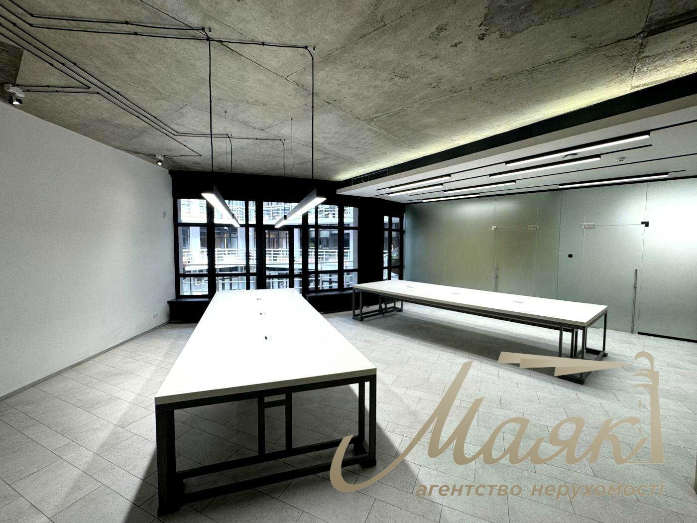 Modern office space (180 m²) for rent in the "Volna" Business Center, 36D Konovaltsa St.