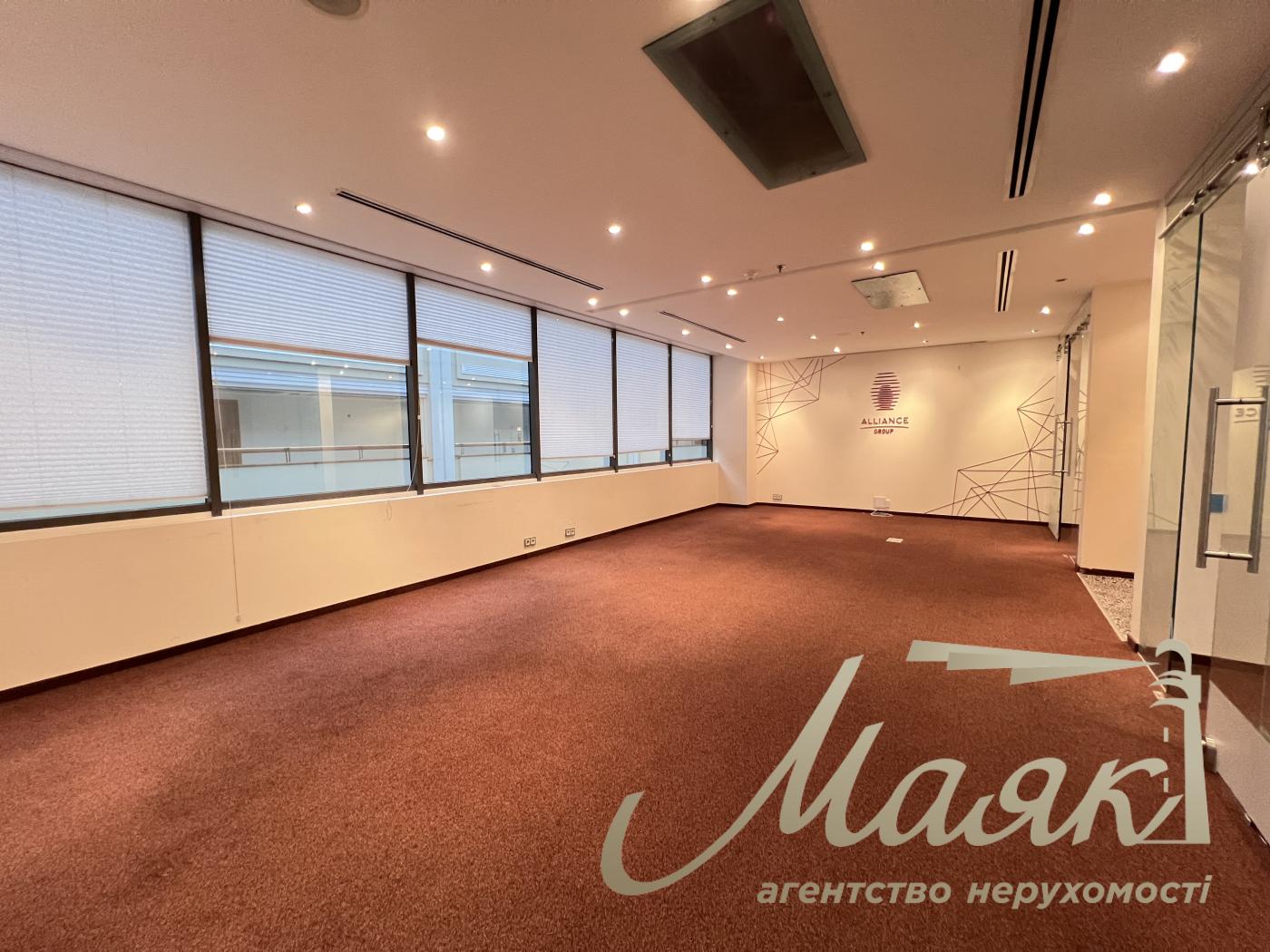 Оренда офісу 77 кв.м в БЦ Леонардо по вул. Богдана Хмельницького 52/17