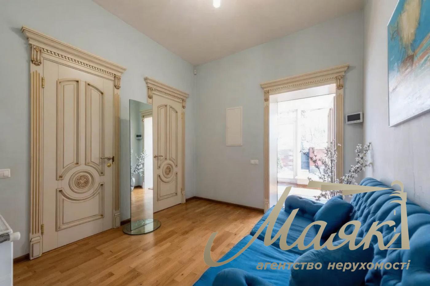 Продажа дома 480м² в Вите-Литовской, Чапаєвка, Голосеевский район, Киев