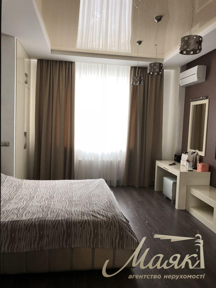 Продаж 3-кімнатної квартири, 103 м², ЖК «Рівер Стоун», вул. Трускавецька, 2-А