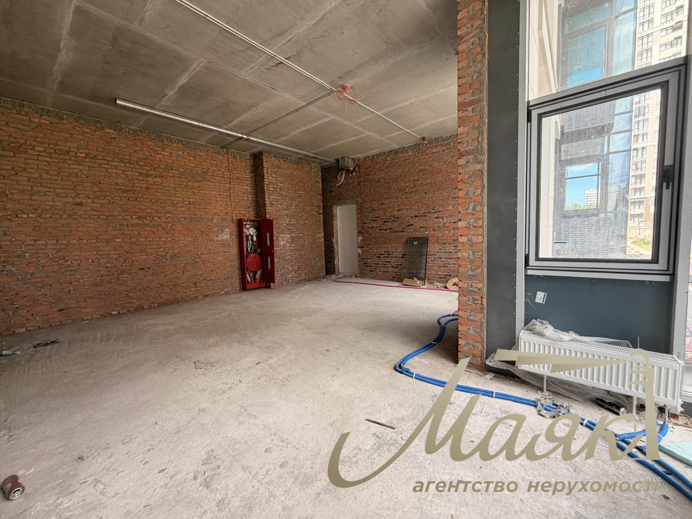 Rent a front commercial premises Residential Complex Novopecherskie Lipki, Verkhoglyada str.