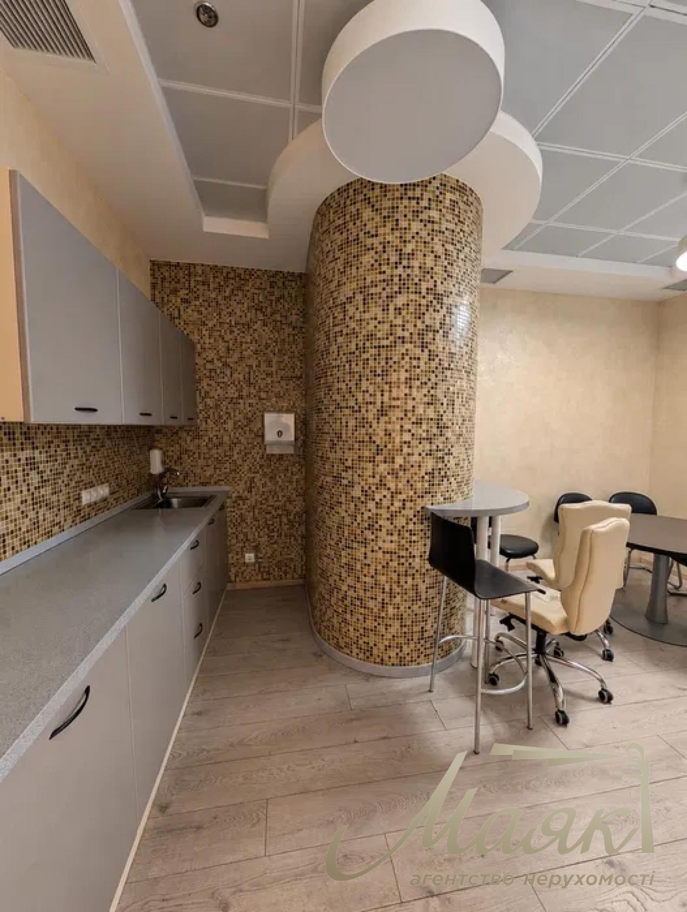 Оренда офісу площею 1100 м² у бізнес-центрі «Парус», 28-й поверх, панорамний вид