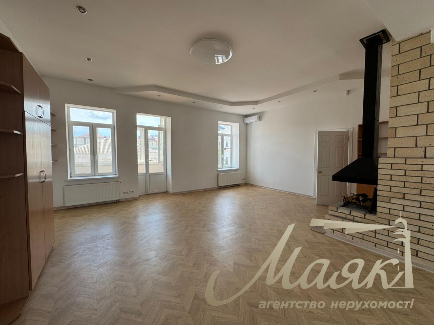 Rent a room (office), 78m2, Podol