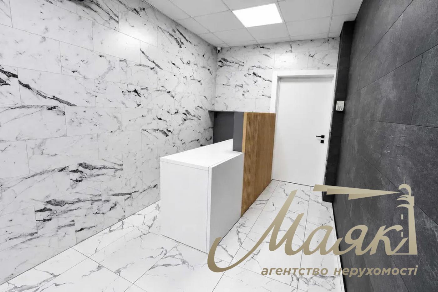 Rent a 180 m² furnished standalone office at 32A Yevhen Konovalets Street, Pechersk