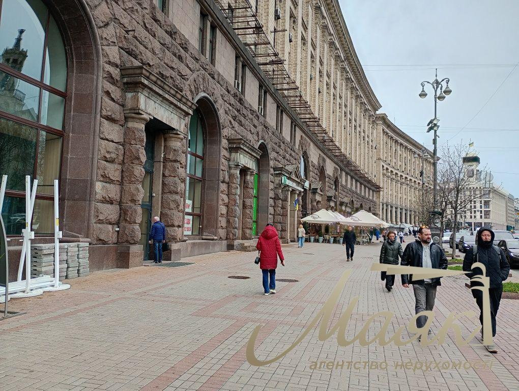 Оренда комерційного приміщення на Хрещатику, 24, Прохідний фасад.