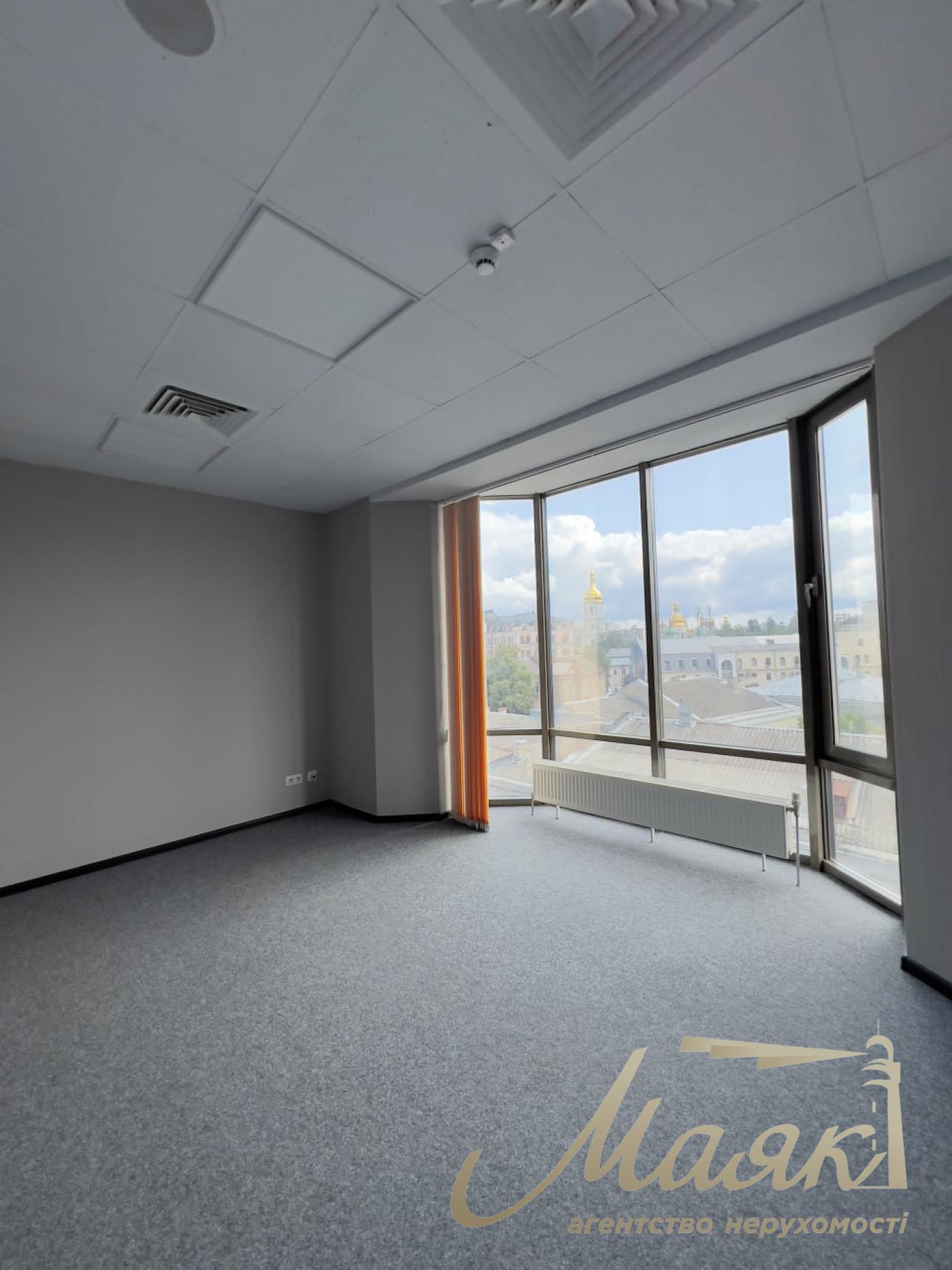 Оренда офісу 650м2 в БЦ Панорама по вул.Велика Житомирська 20, Золоті Ворота.